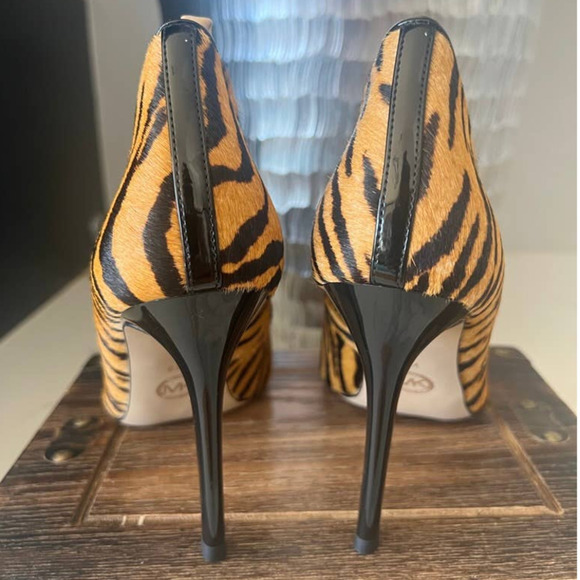 Michael Michael Kors Parker Tiger Print Pumps - Picture 7 of 9